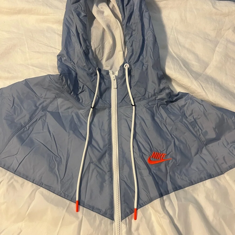 Men Nike Windbreaker - Picture 2 of 4